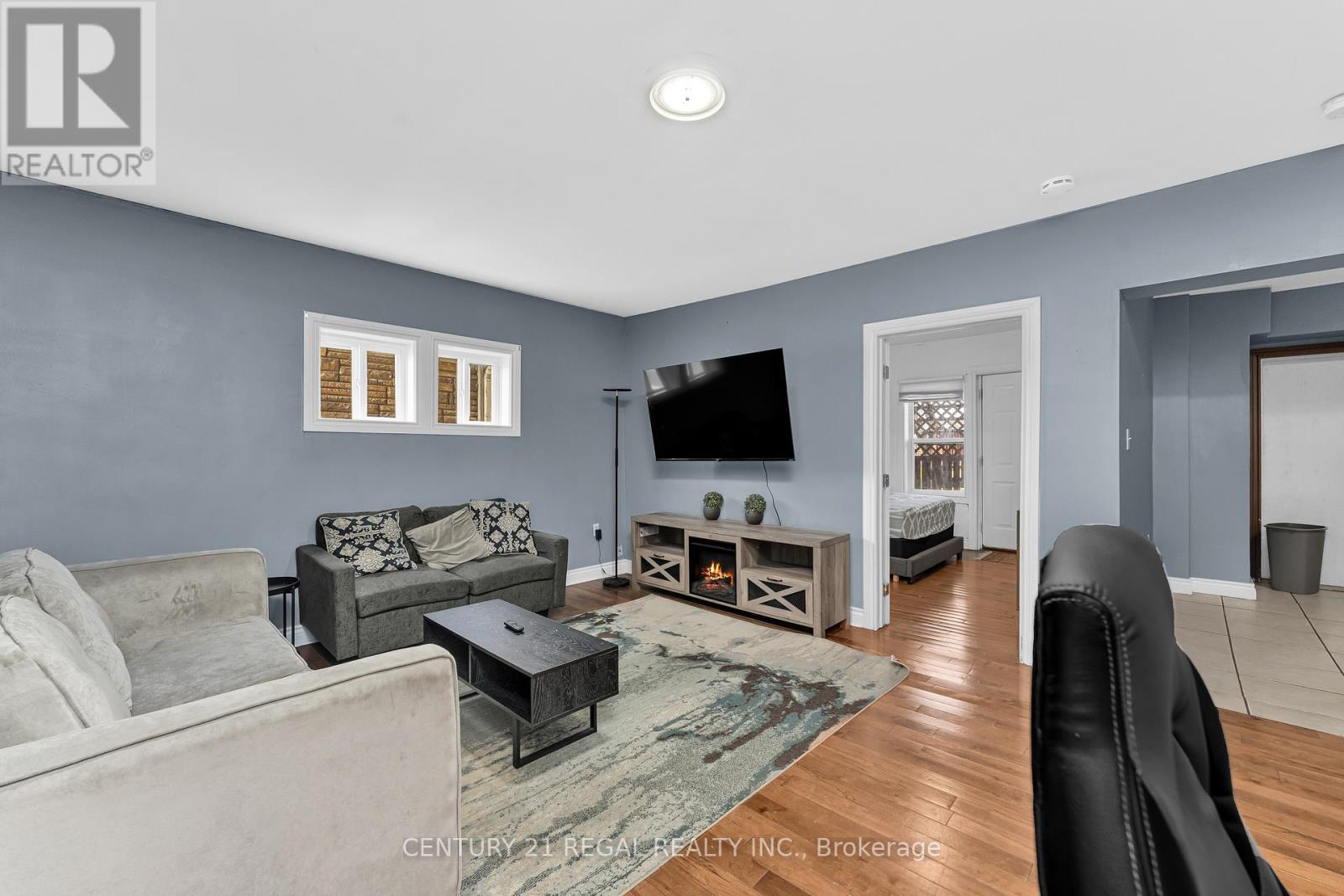 942 TECUMSEH ROAD E - 4