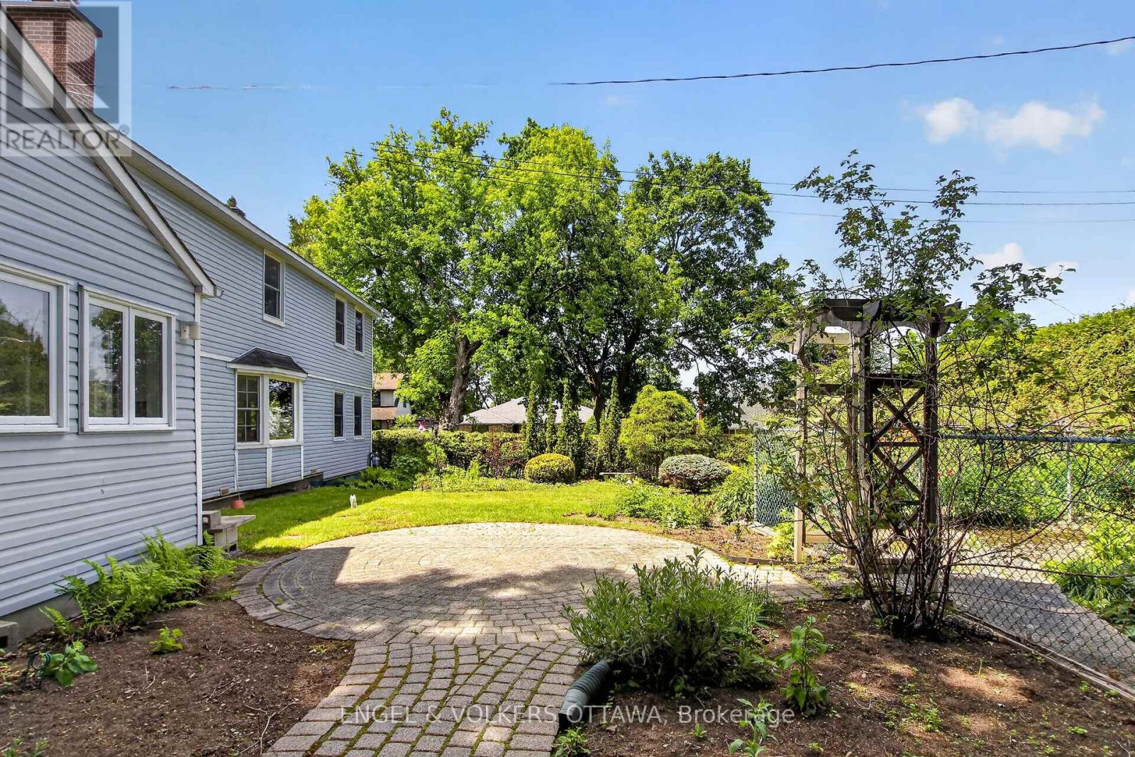 193 CUNNINGHAM AVENUE N - 40