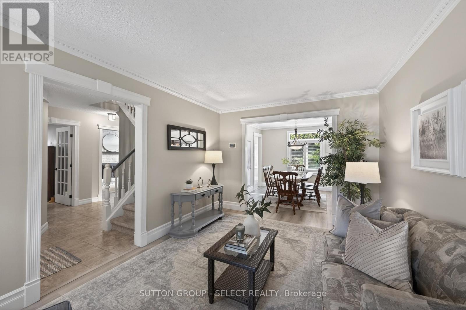 12 BANTING CRESCENT