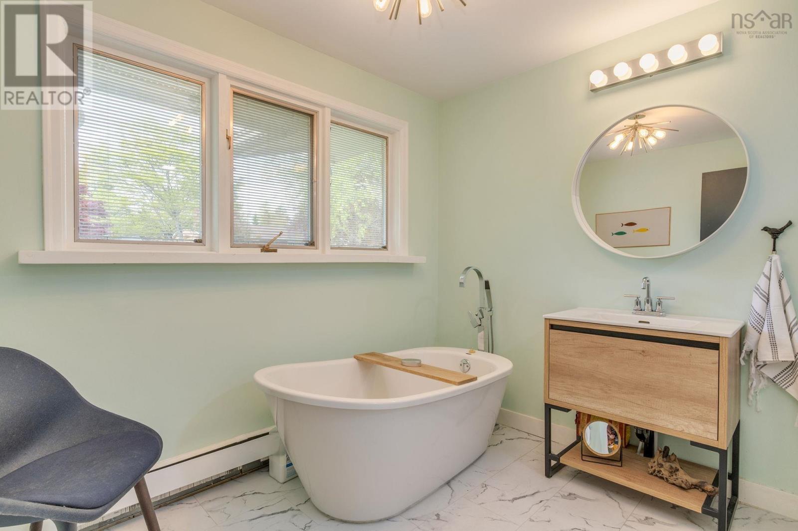 Property 36 of 46 of 49 Birkdale Crescent