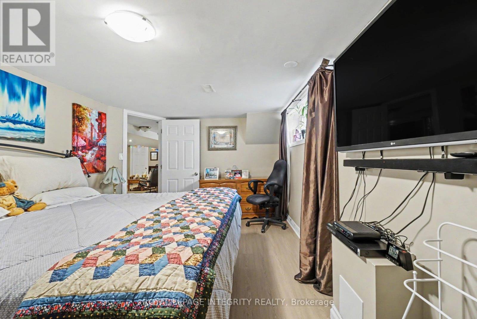2450 MAGNUS AVENUE - 29