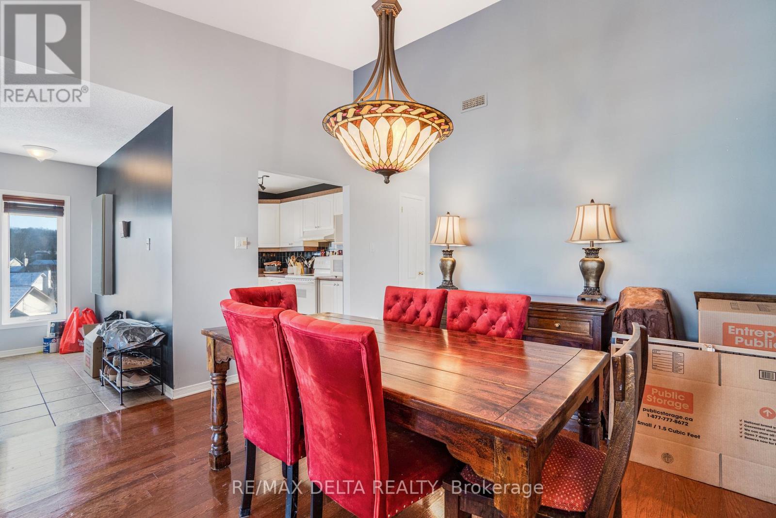 #208 2927 LAURIER STREET - 11