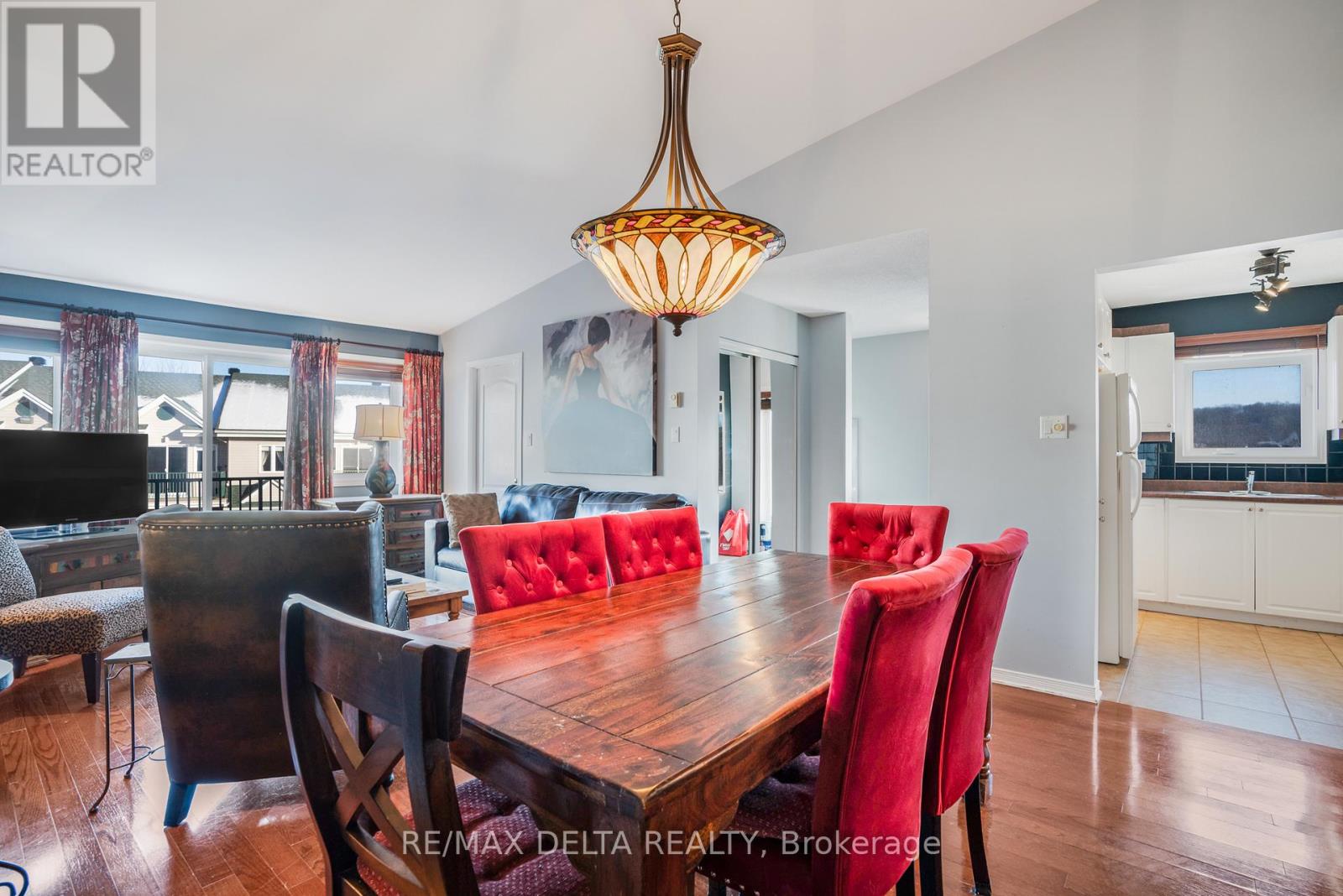 #208 2927 LAURIER STREET - 12
