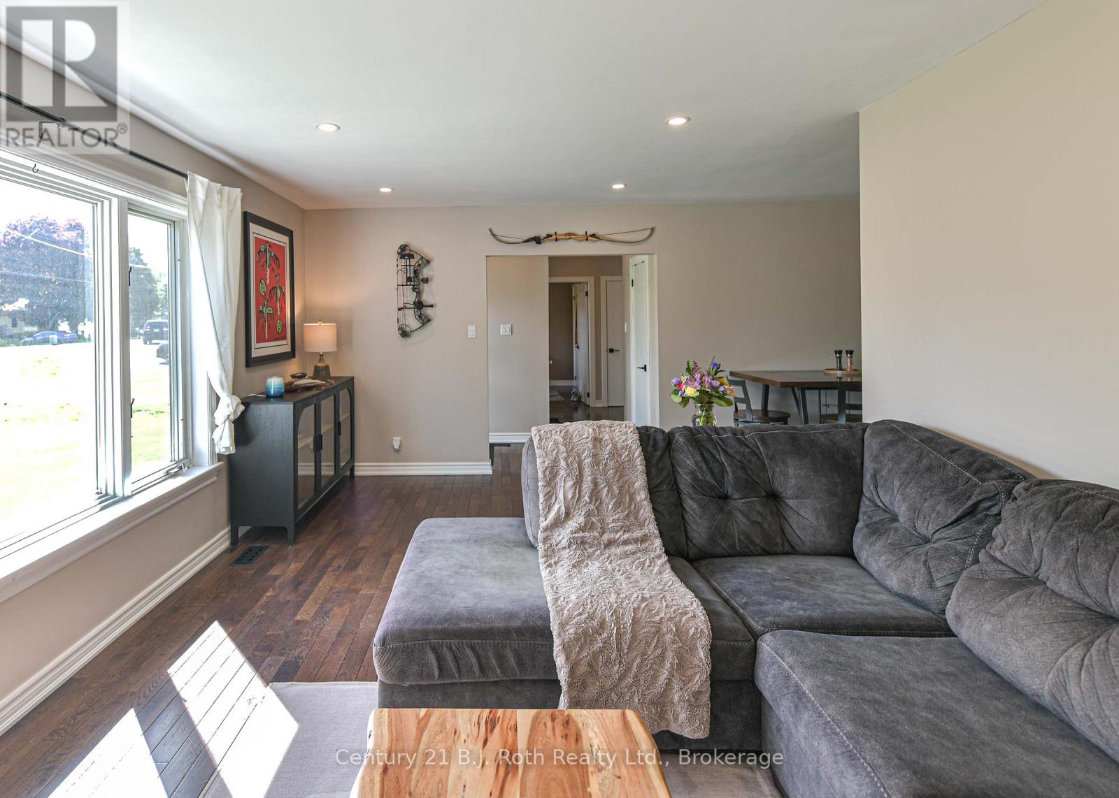 359 MILLARD STREET - 11