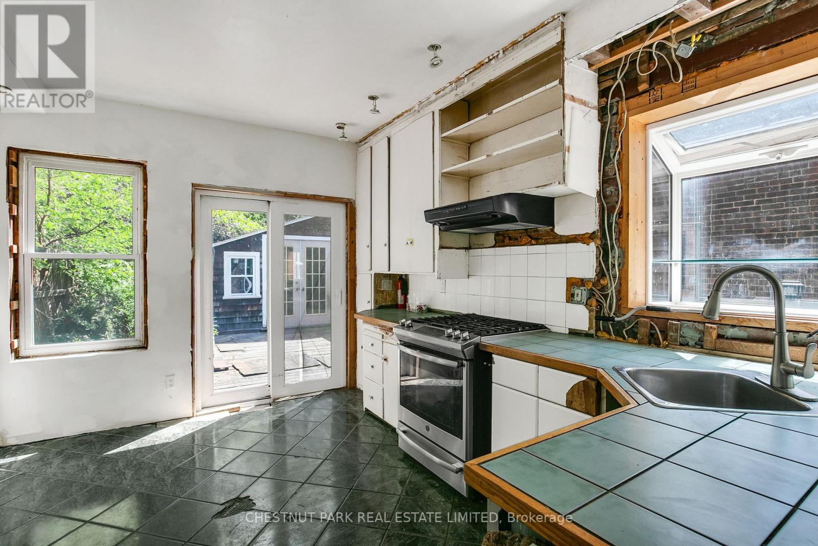 39 DEVON ROAD - 13
