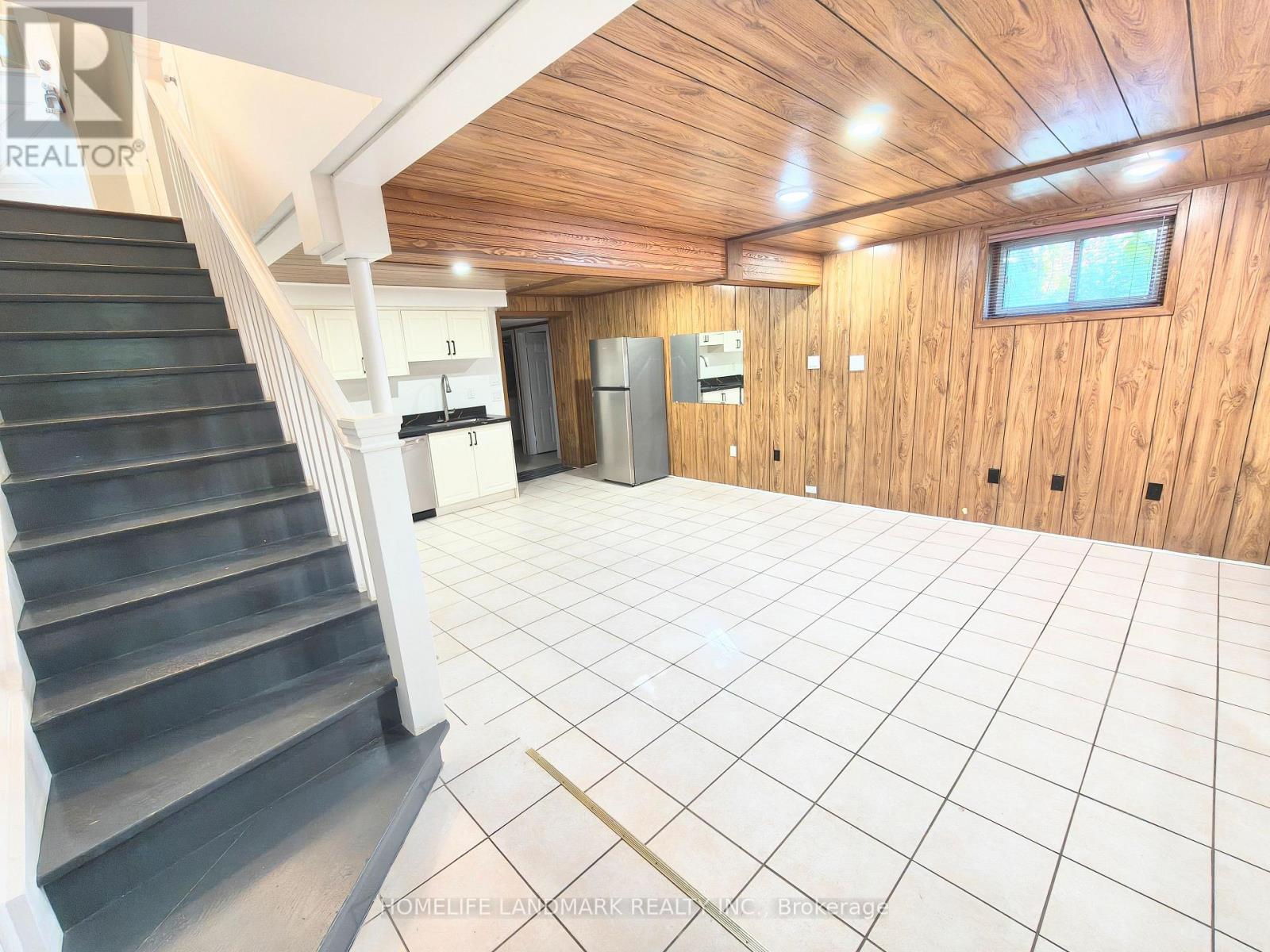 Listing photo of 100 KINGSLAKE ROAD