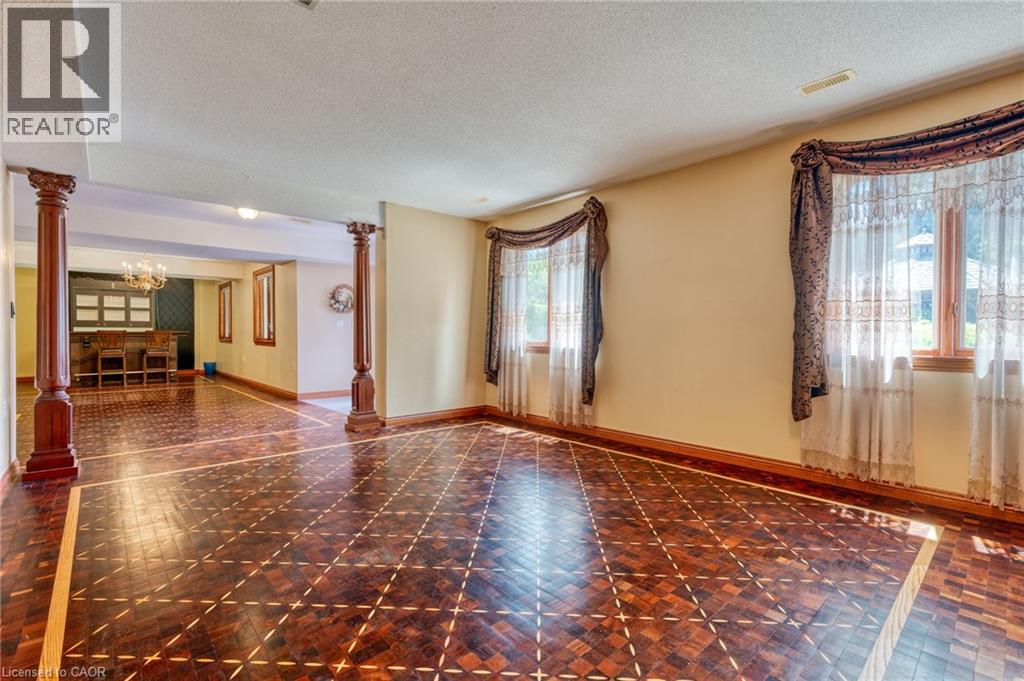 23 SUSAN Drive - 35