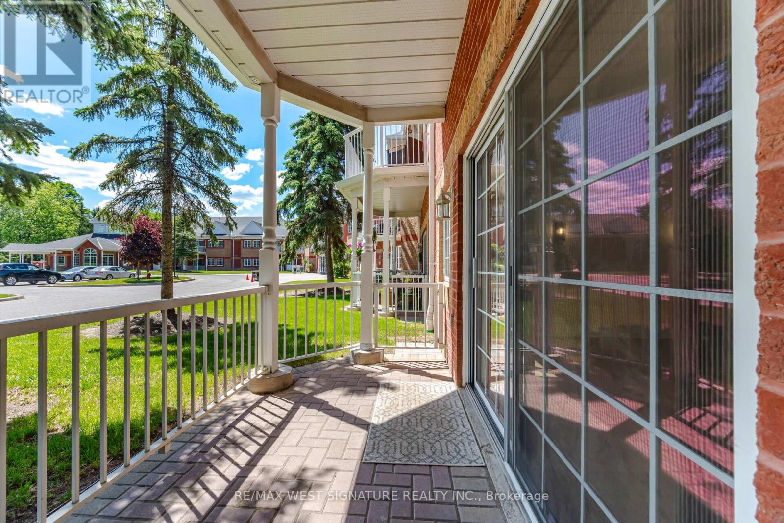 #105 75 TREELAWN BOULEVARD - 17