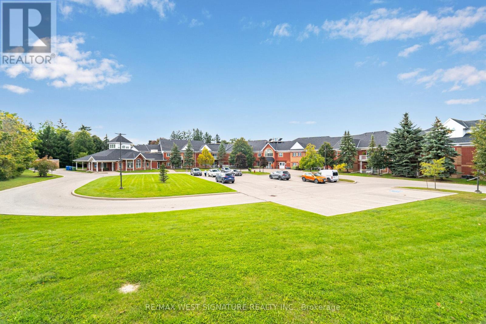 #105 75 TREELAWN BOULEVARD - 26