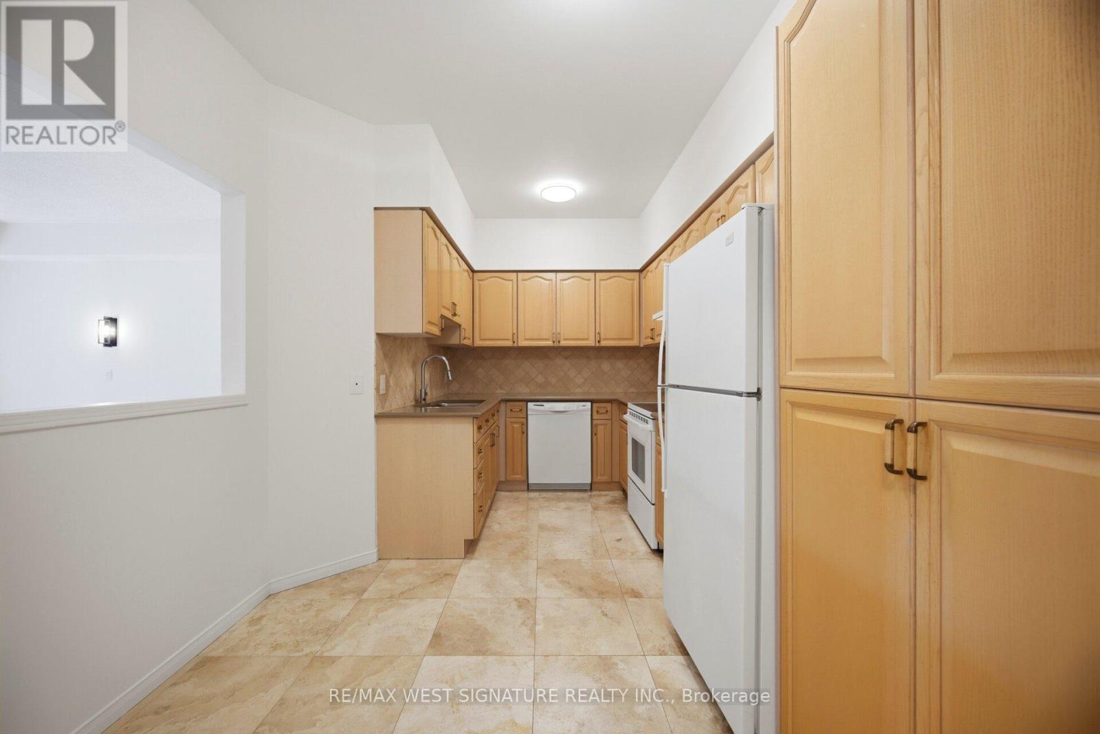 #105 75 TREELAWN BOULEVARD - 6