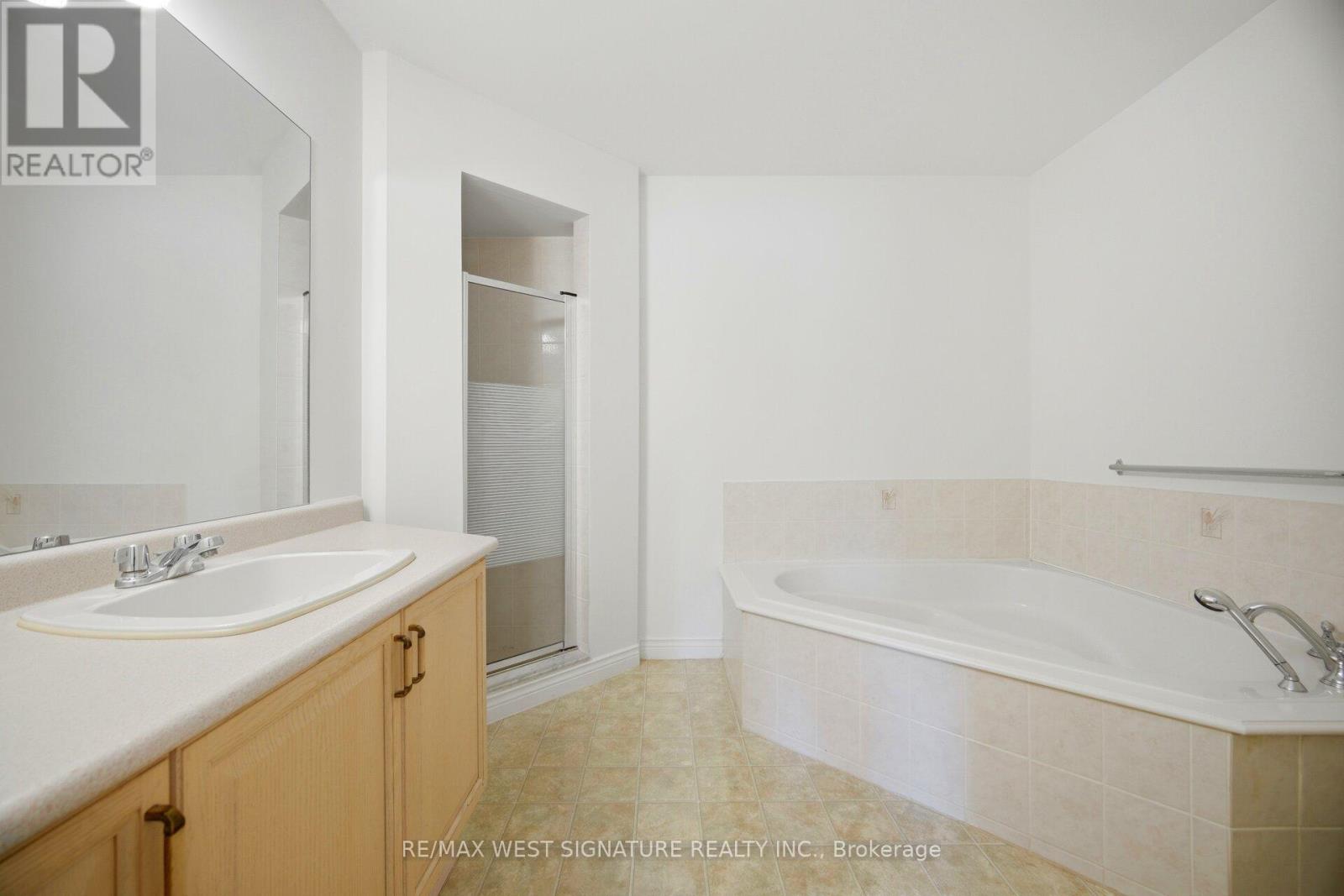 #105 75 TREELAWN BOULEVARD - 13