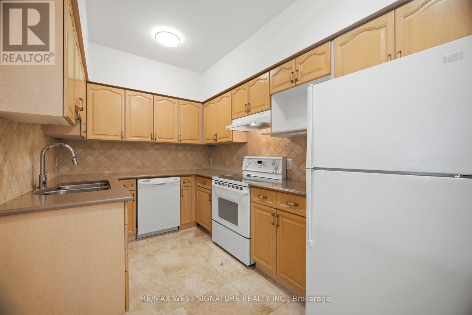 #105 75 TREELAWN BOULEVARD - 7