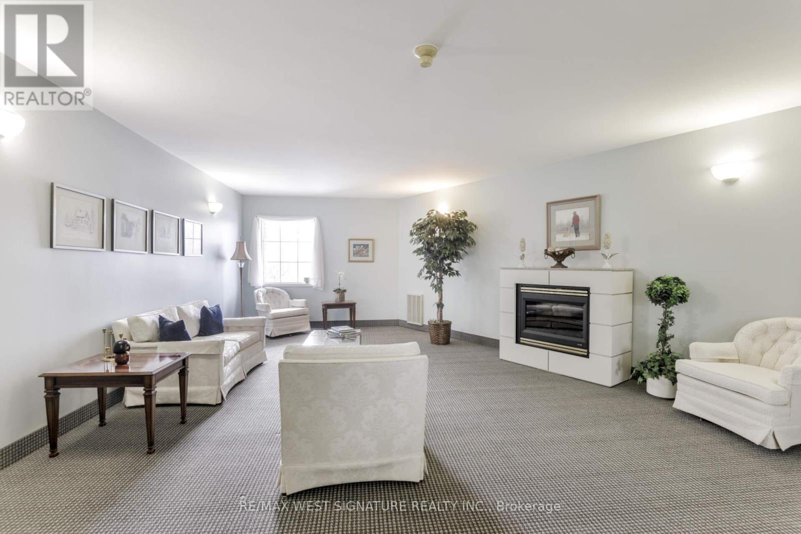 #105 75 TREELAWN BOULEVARD - 22
