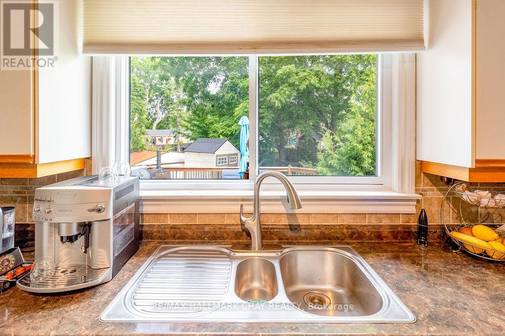 325 INNISFIL STREET - 12