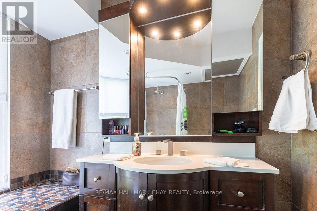 325 INNISFIL STREET - 15