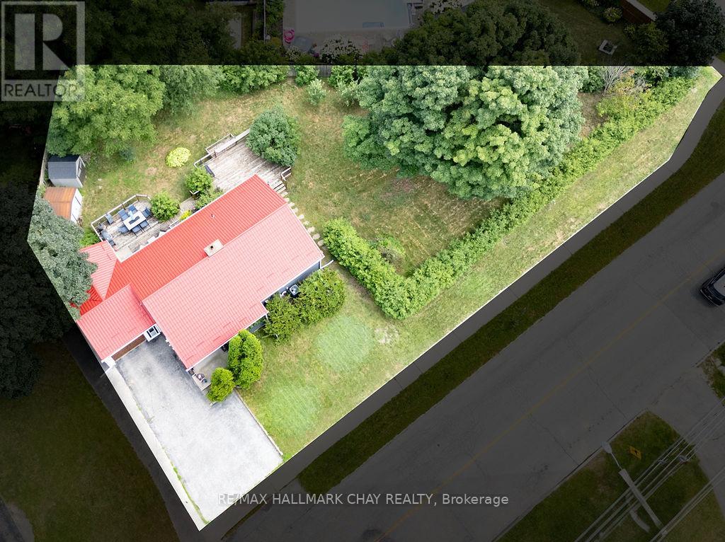 325 INNISFIL STREET - 2