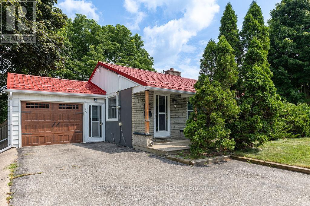 325 INNISFIL STREET - 3