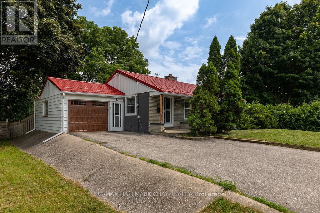 325 INNISFIL STREET - 4