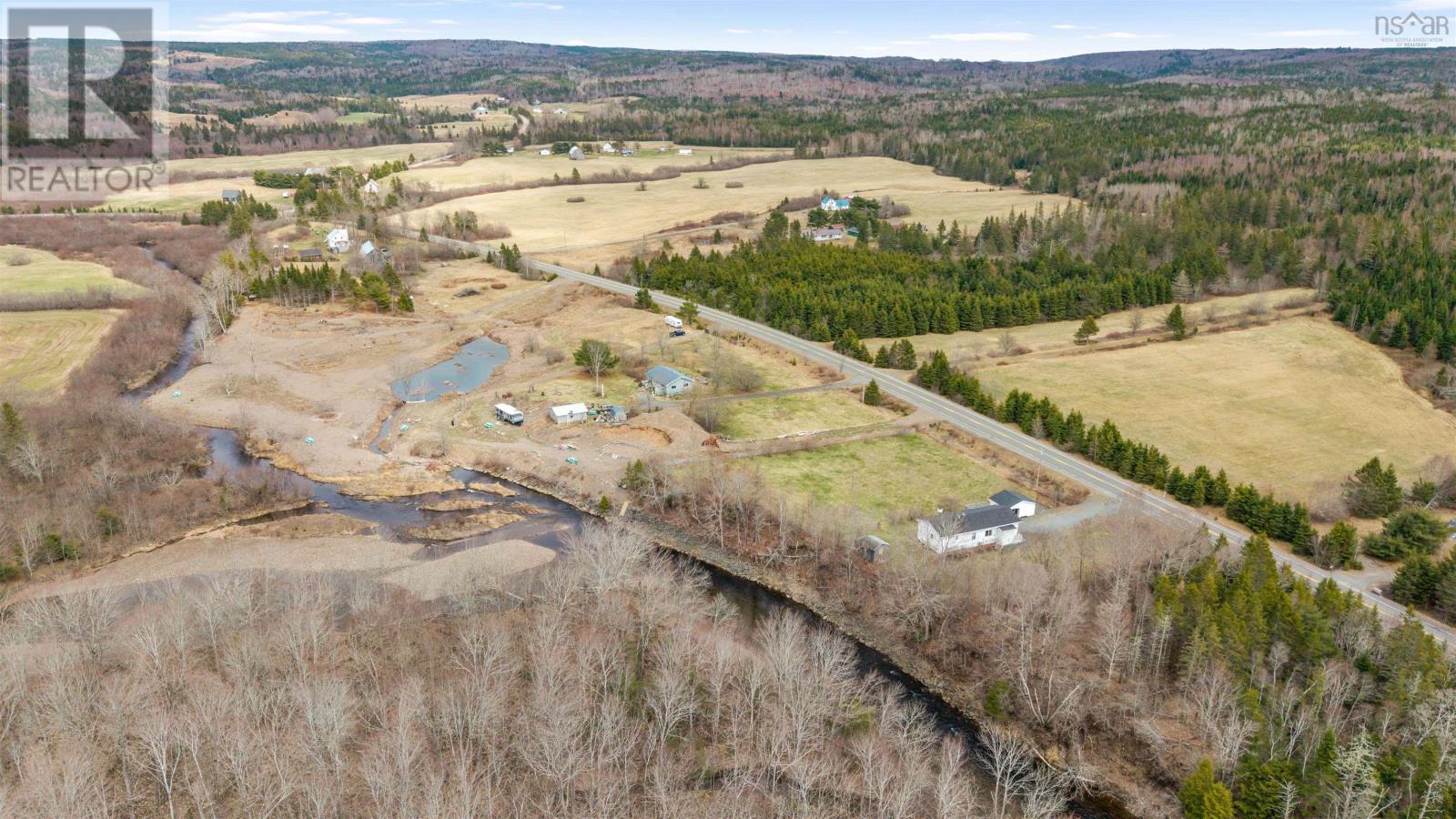 Property 23 of 42 of 2135 Highway 336