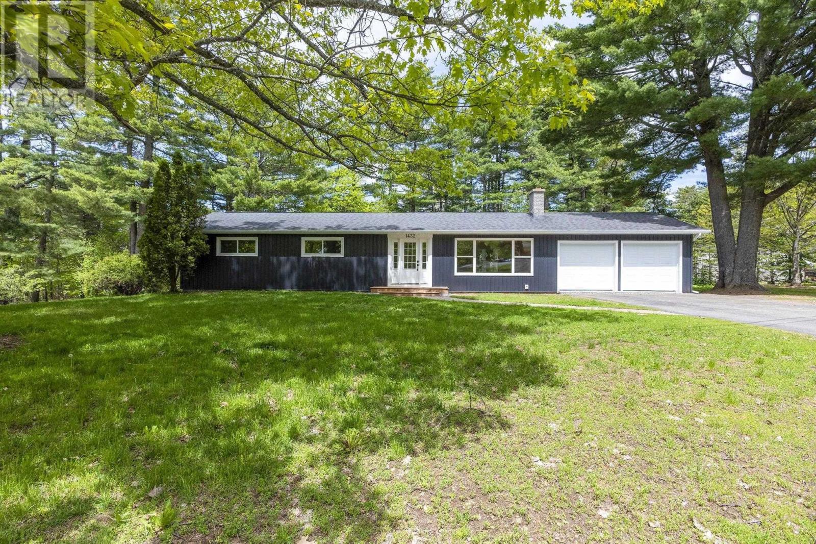 Property 25 of 45 of 1432 George Street E