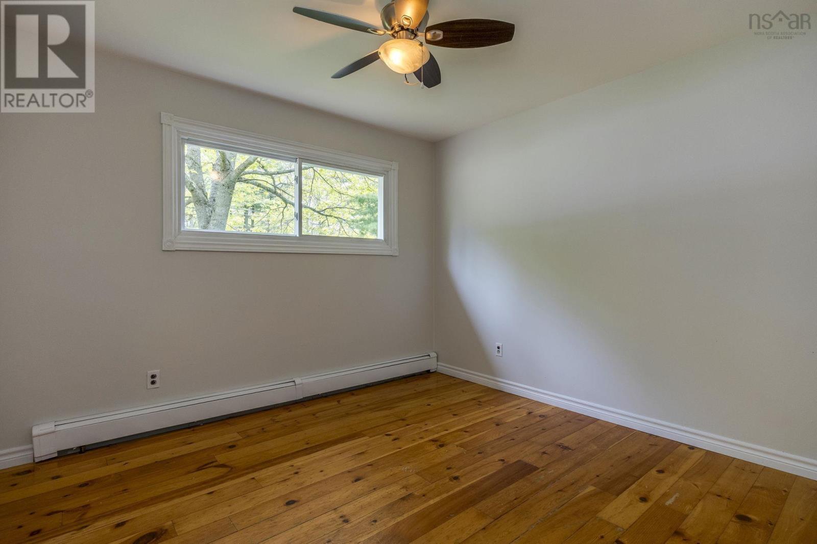 Property 21 of 45 of 1432 George Street E