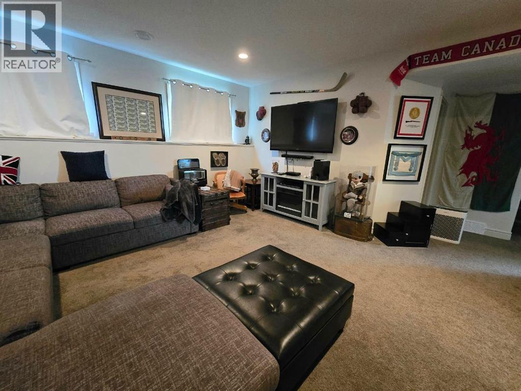 8563 69 Avenue - 29