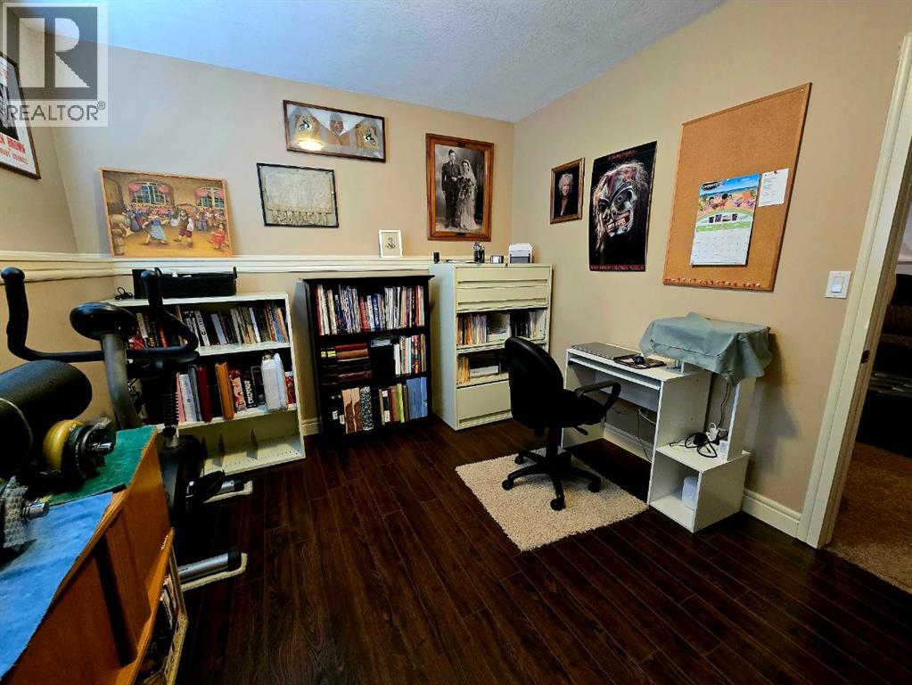 8563 69 Avenue - 30