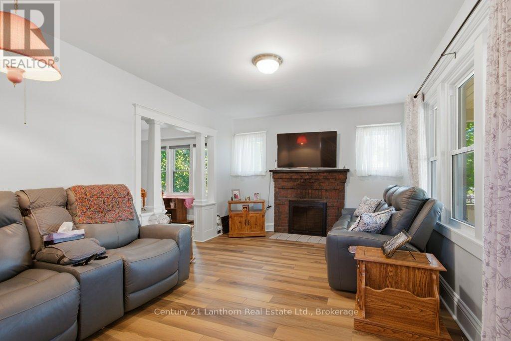 7 PURDY STREET - 10