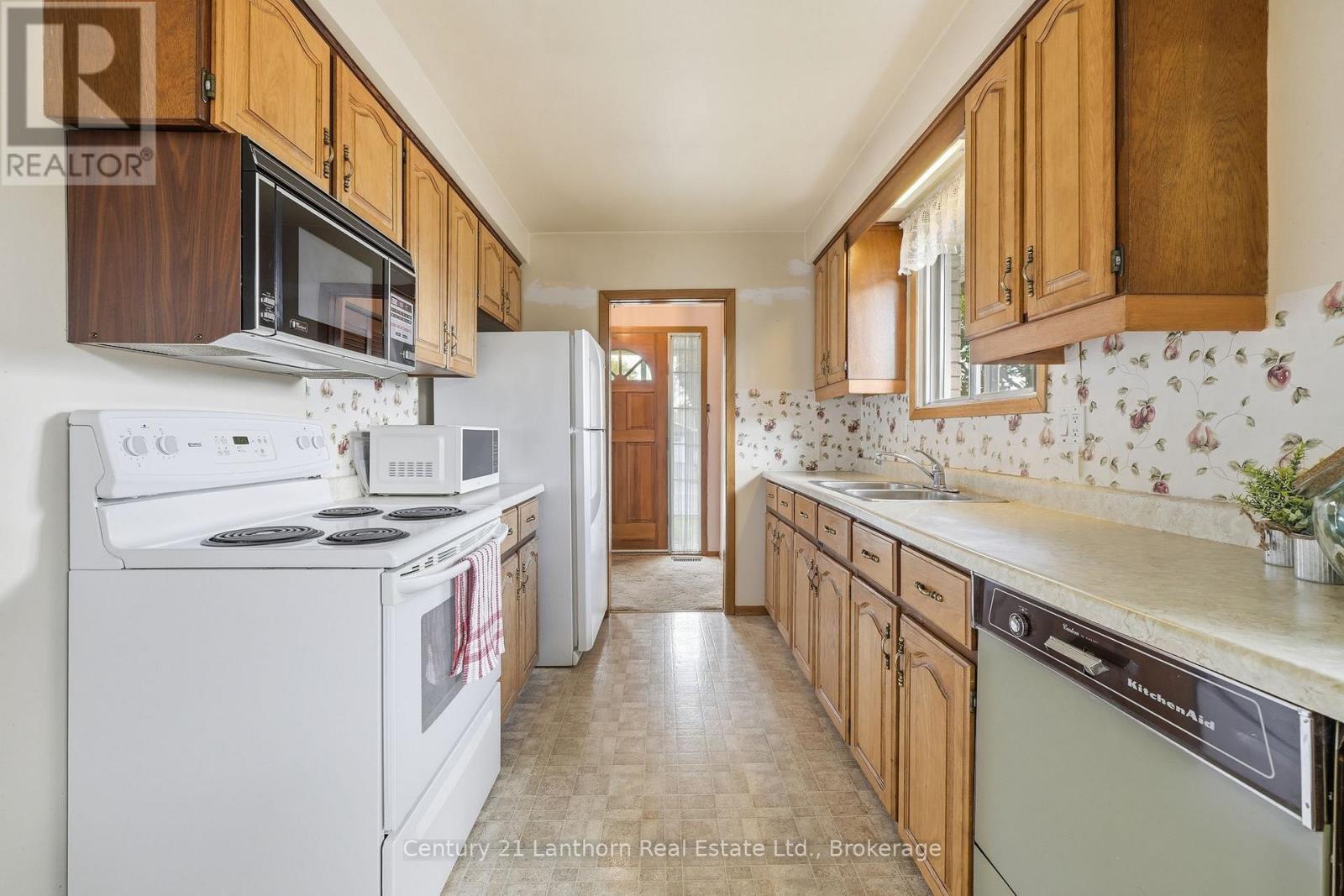 1041 HUDSON DRIVE - 13