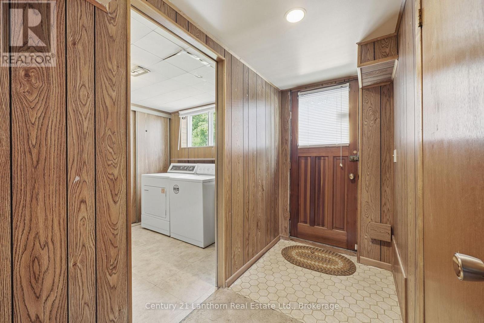1041 HUDSON DRIVE - 35