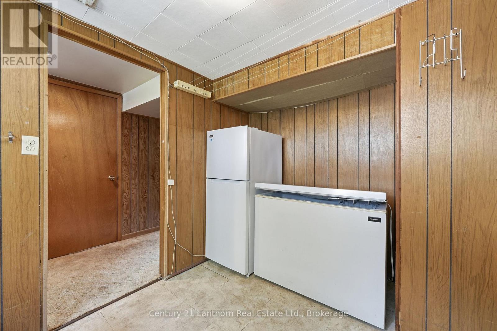 1041 HUDSON DRIVE - 37