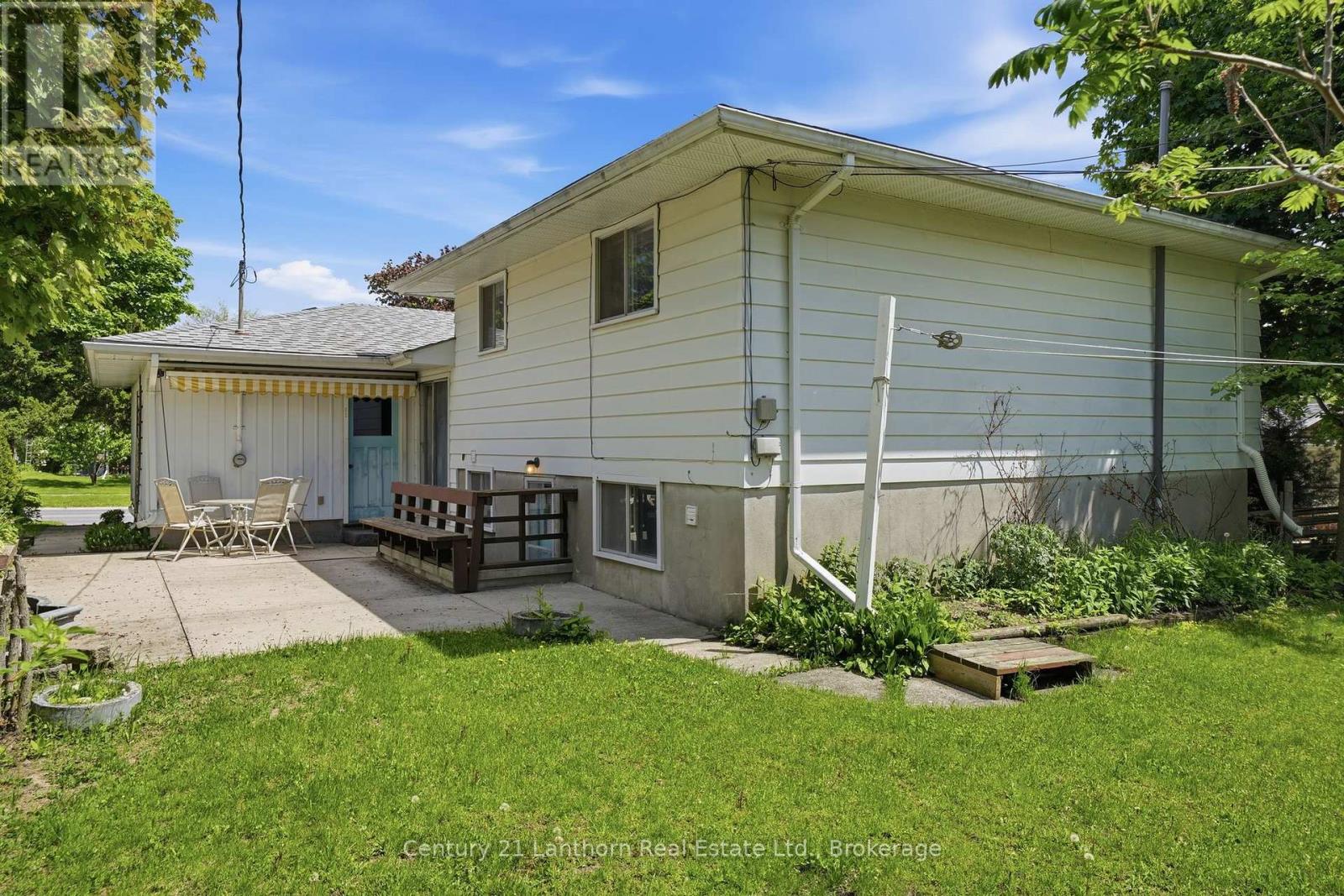1041 HUDSON DRIVE - 39