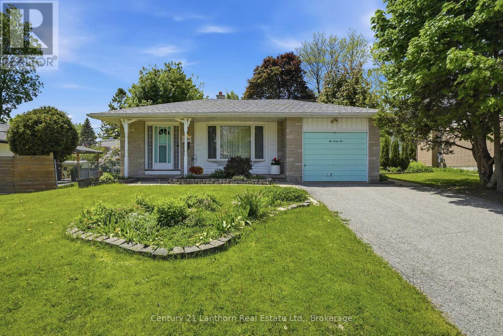 1041 HUDSON DRIVE - 6