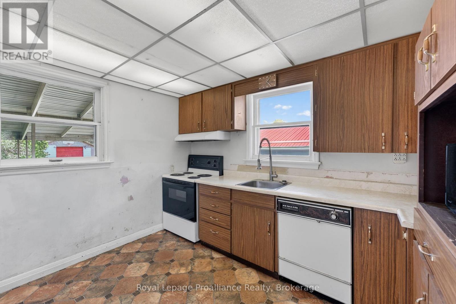 368 SIDNEY STREET - 8