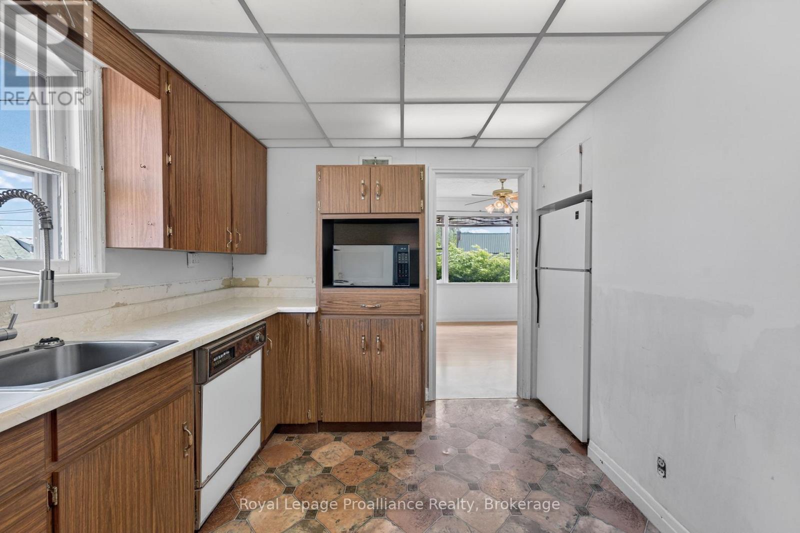 368 SIDNEY STREET - 9