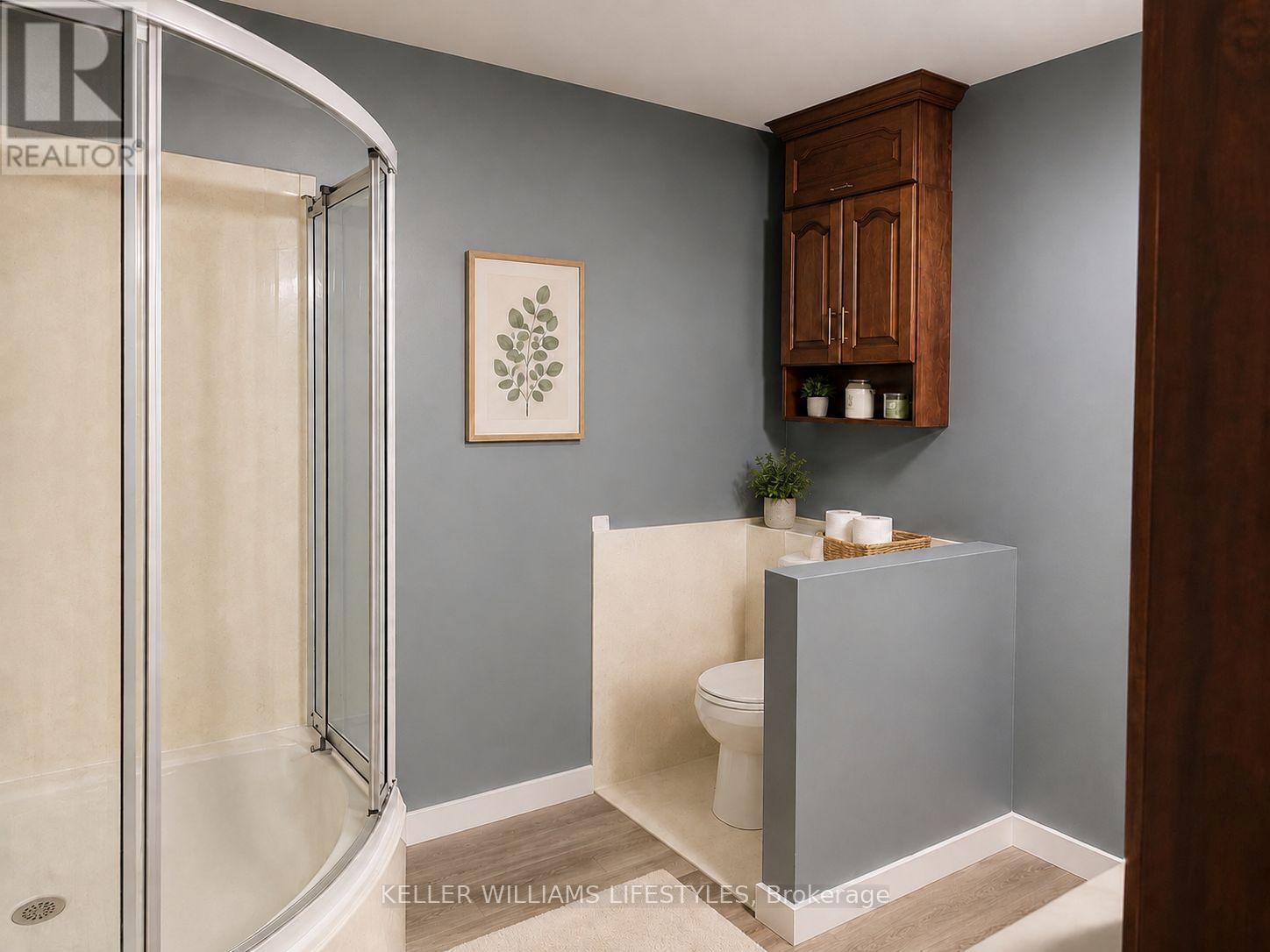 664 WONDERLAND ROAD S - 11