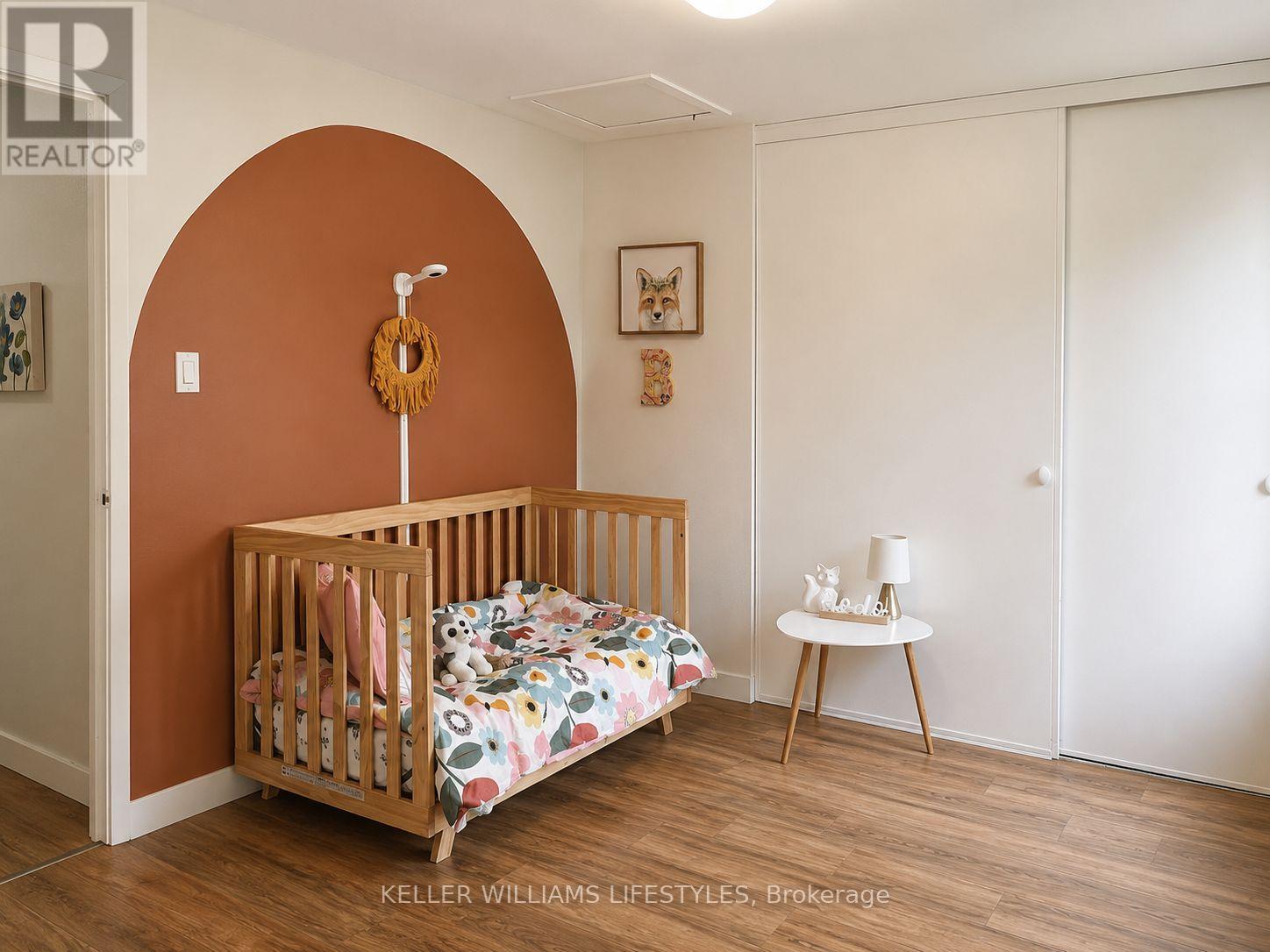664 WONDERLAND ROAD S - 9