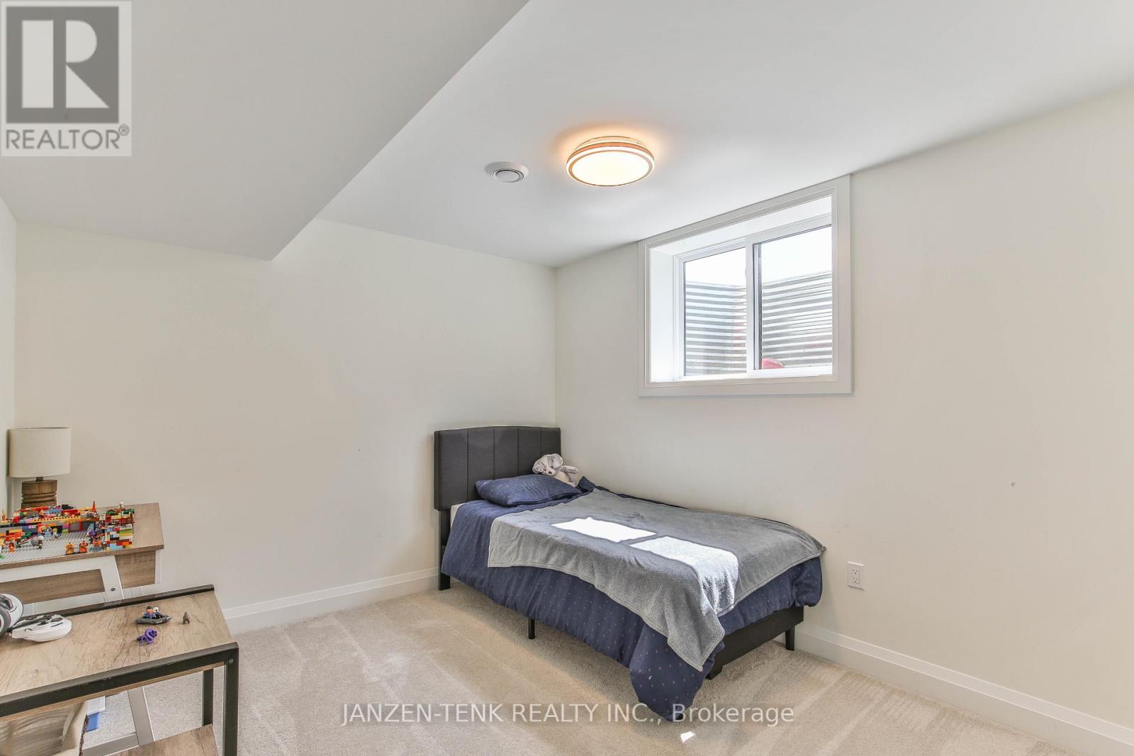 11 CHARLES COURT - 37