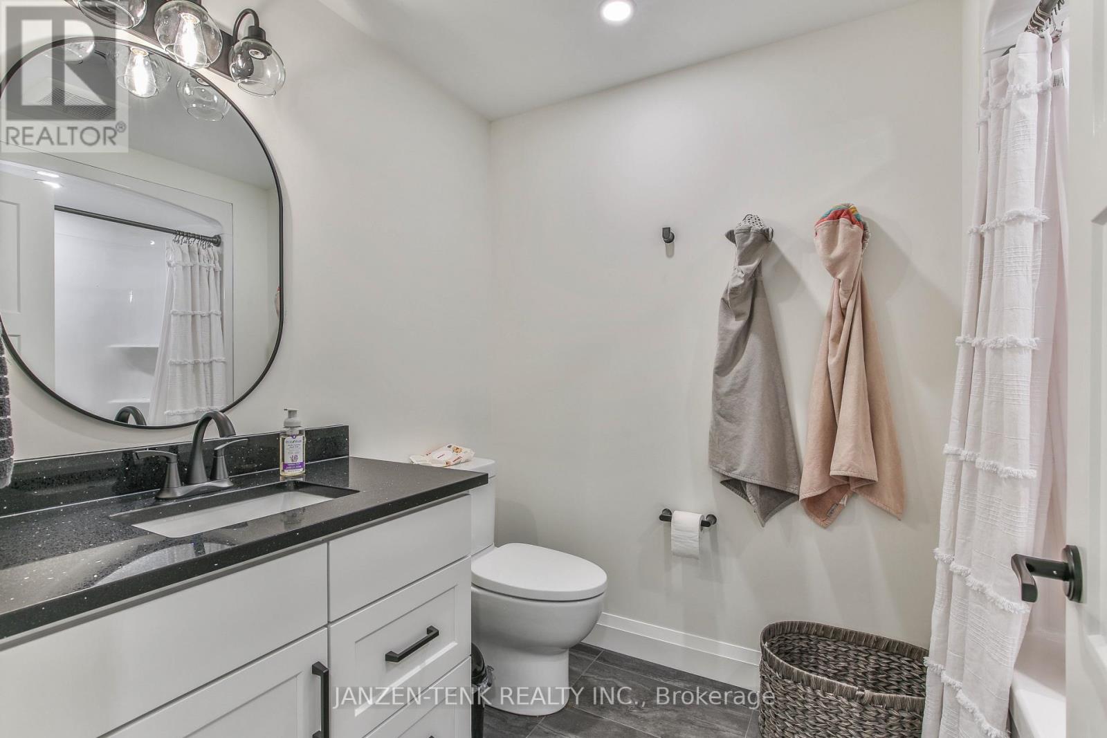 11 CHARLES COURT - 41