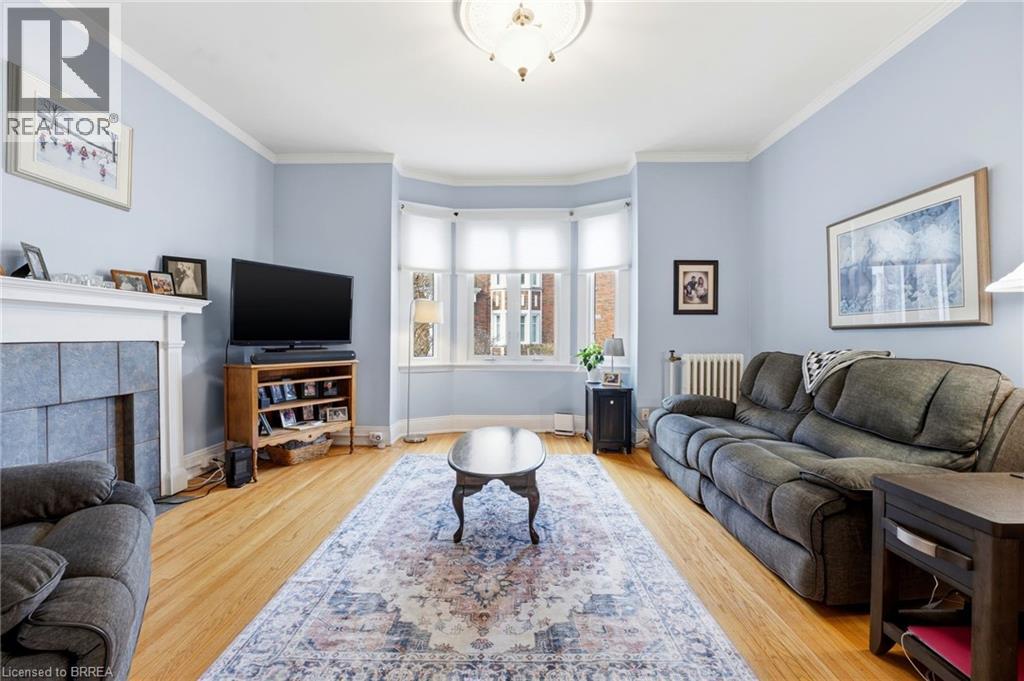 #1 54 DUFFERIN Avenue - 4