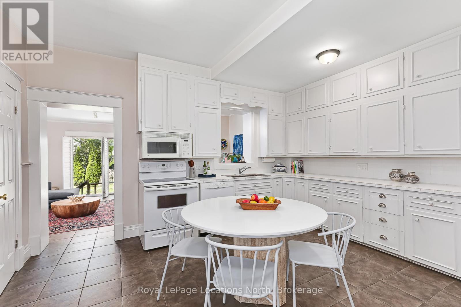 136 OAK STREET - 14