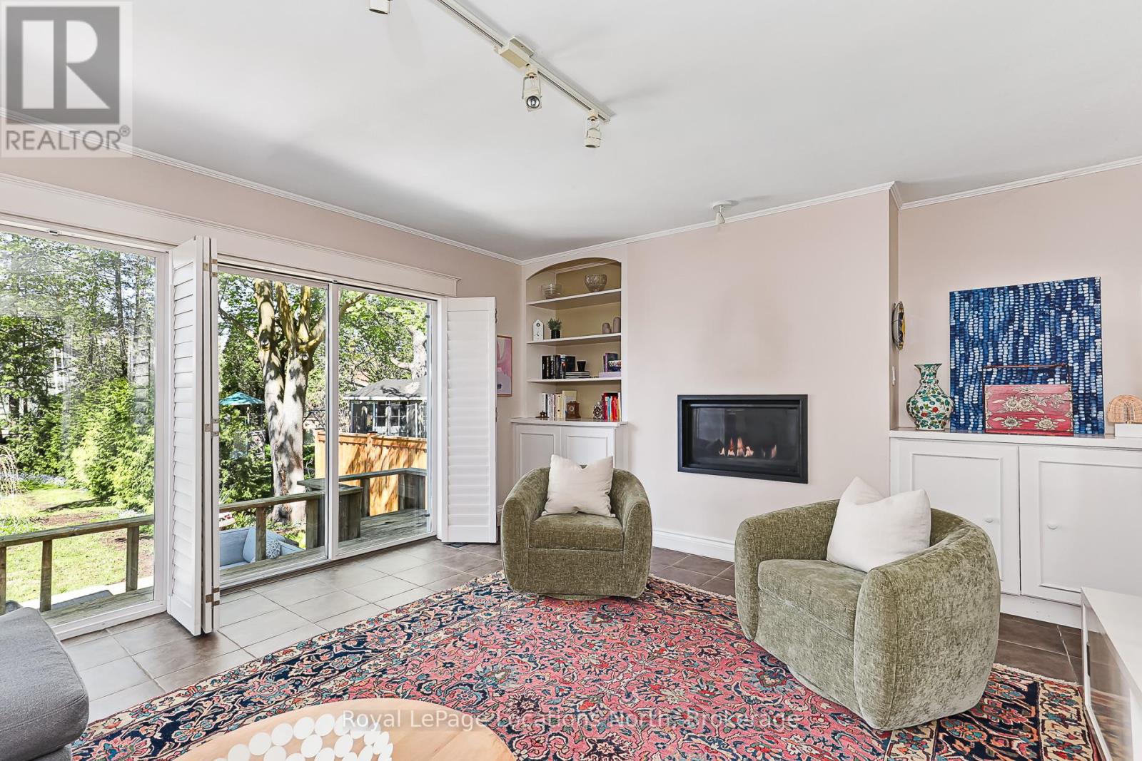 136 OAK STREET - 18