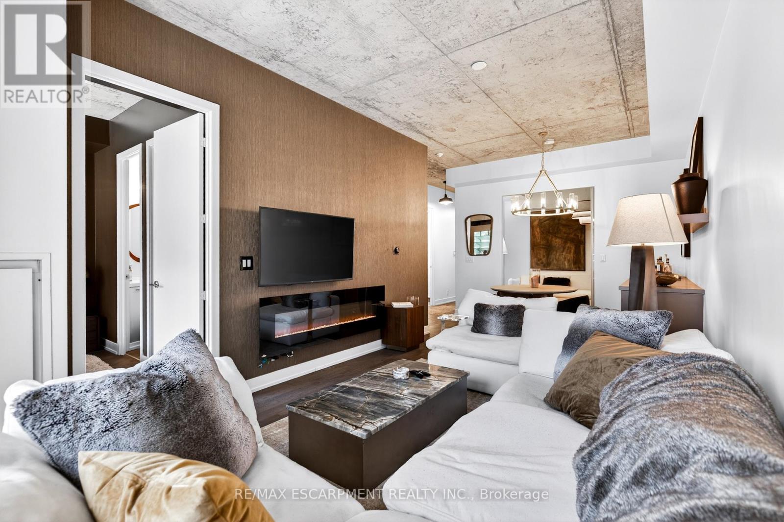 #806 399 ADELAIDE STREET W - 27