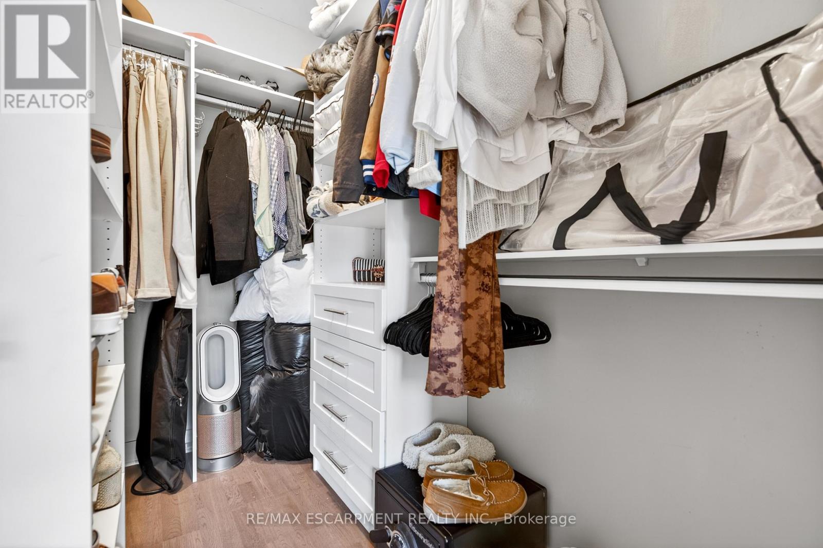 #806 399 ADELAIDE STREET W - 37