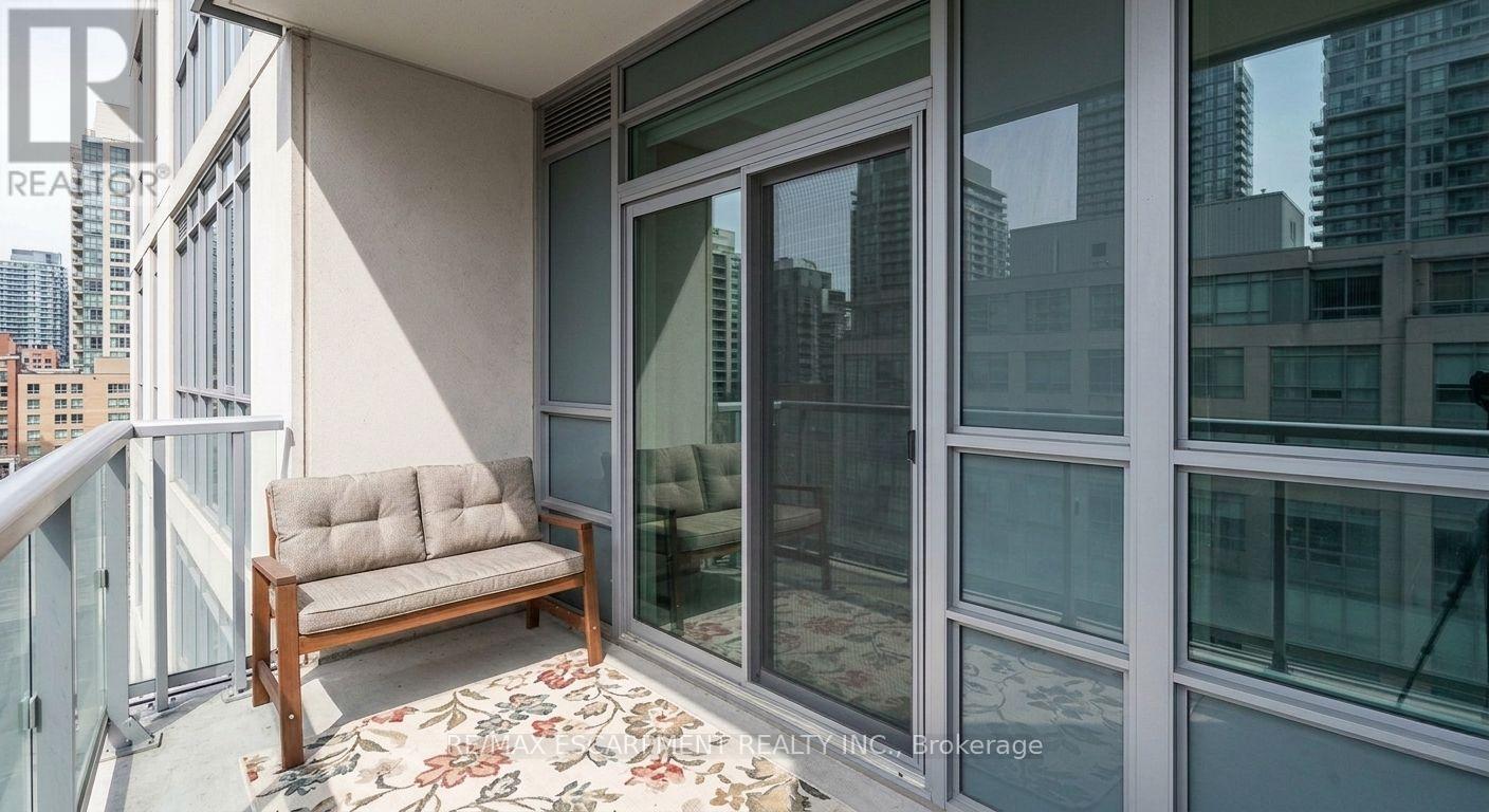 #806 399 ADELAIDE STREET W - 38