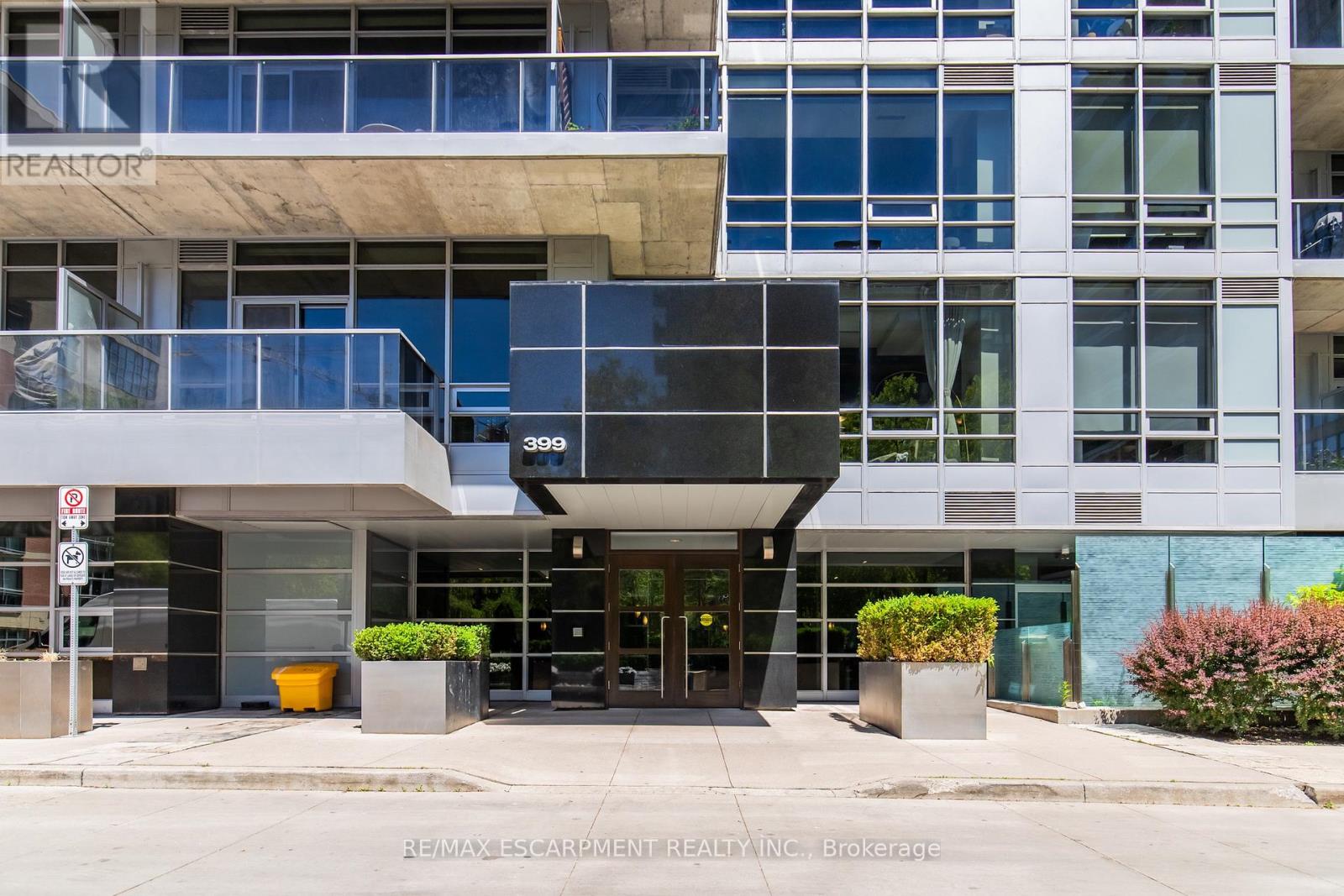 #806 399 ADELAIDE STREET W - 45