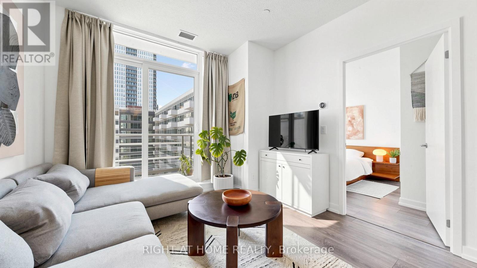#714 200 SACKVILLE STREET - 1