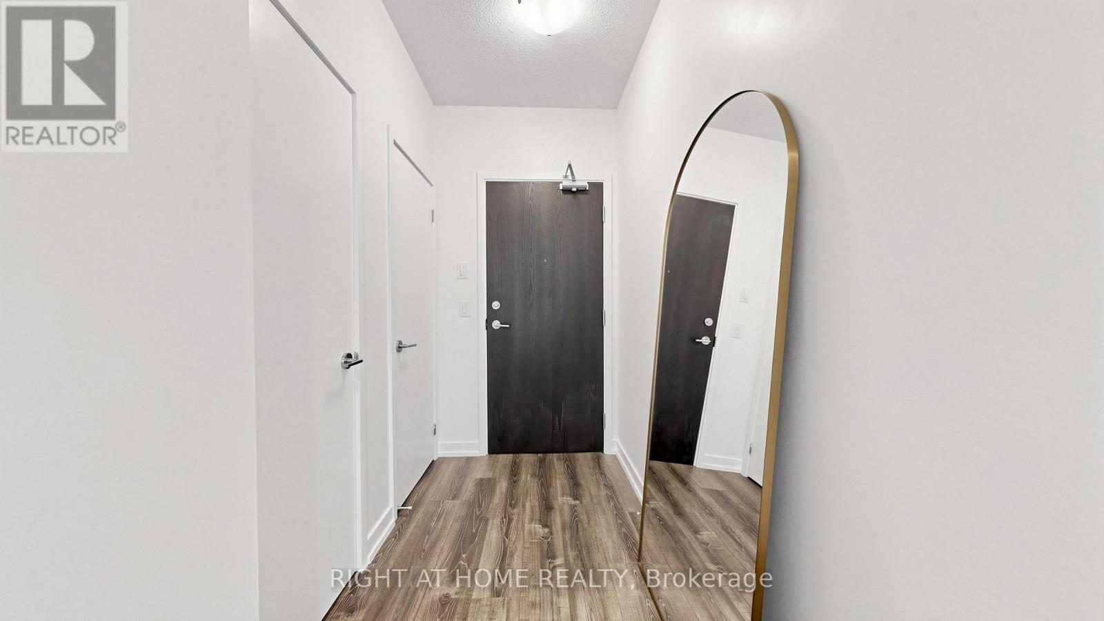#714 200 SACKVILLE STREET - 21