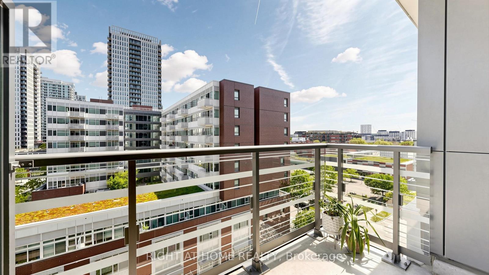 #714 200 SACKVILLE STREET - 22
