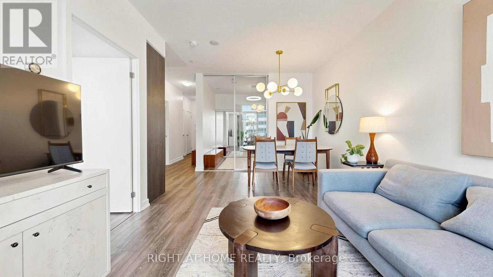 #714 200 SACKVILLE STREET - 3